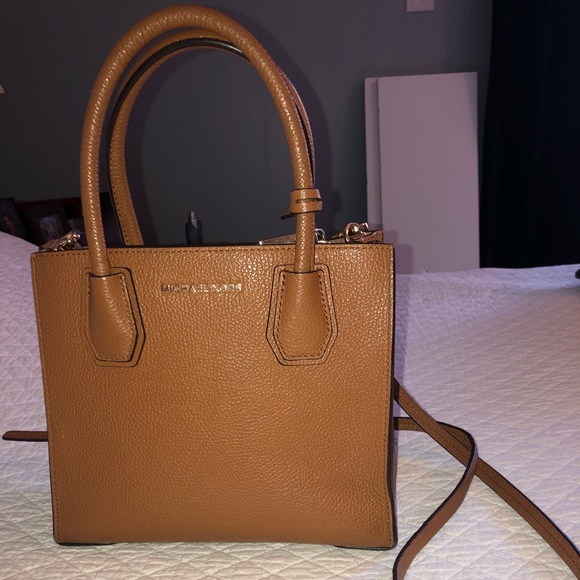 Tan leather Michael Kors purse - Picture 2 of 8